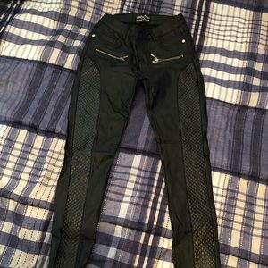 Faux leather skinny style ankle pants